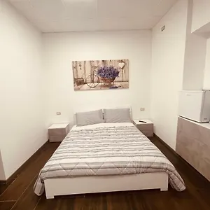 Couette-café Maura's, Gallarate